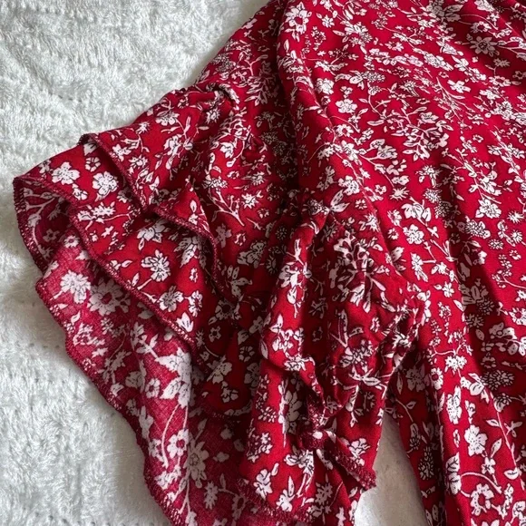 Like New!❤️ Elegant Floral Burgundy Blouse - Picture 3 of 7